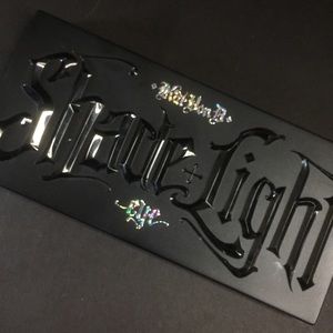 Kat Von D GLIMMER shade & Light eye palette